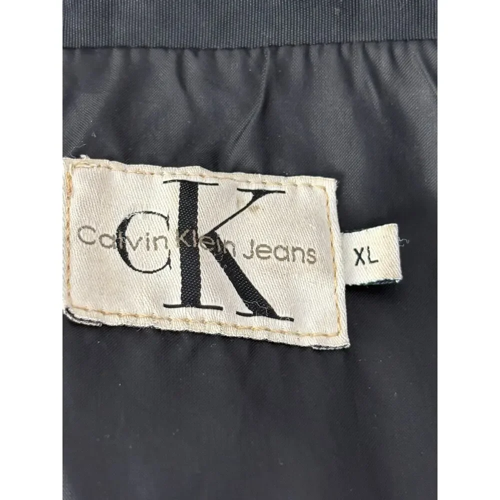 Calvin Klein Quilted Nylon Jacket – Lightweight Everyday Outerwear